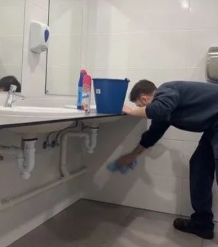 Public Bathroom Cleaning